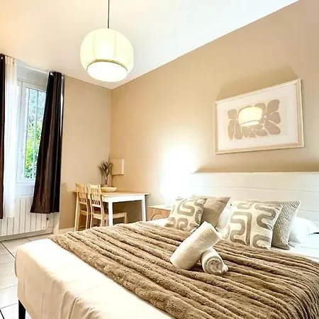 Apartman Croix Barret - - 8th